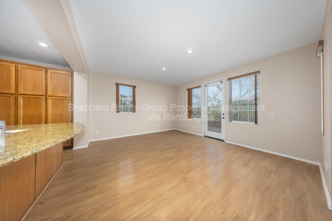 Building Photo - 2985 Breezy Meadow Cir