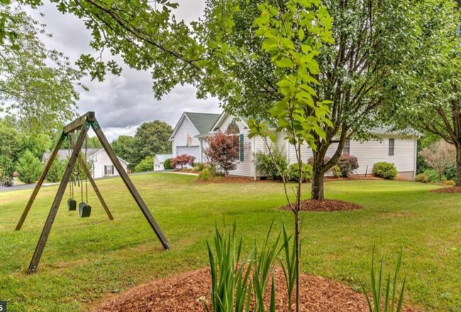 Building Photo - 315 Olivette Rd