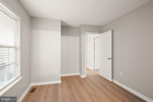 Building Photo - 448 Cromwell Ct