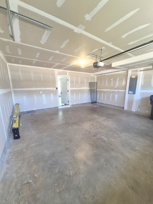 Building Photo - 130 Robinia Rd
