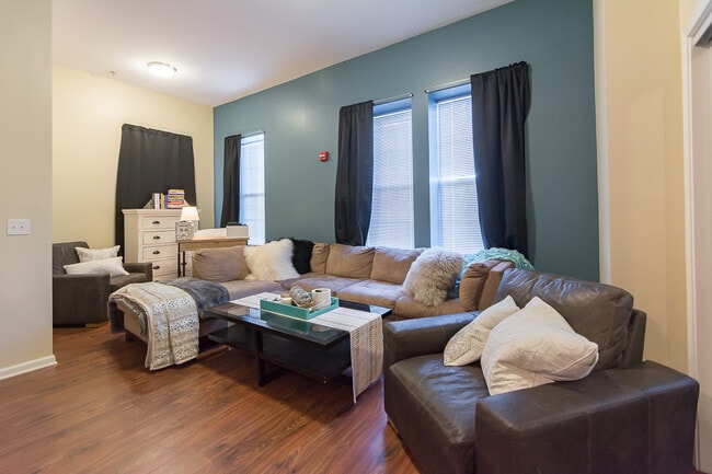 Interior Photo - GRAD