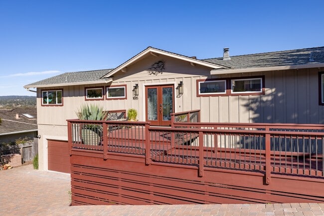 Building Photo - 3035 Ribera Rd