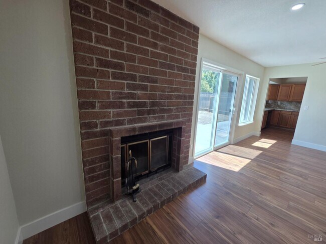Building Photo - 616 Placer Ln