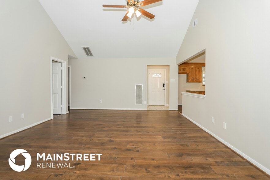 Building Photo - 28419 Champion Oaks Dr