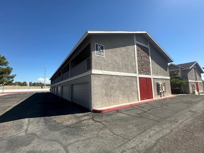 Building Photo - 100 S Crestline Dr