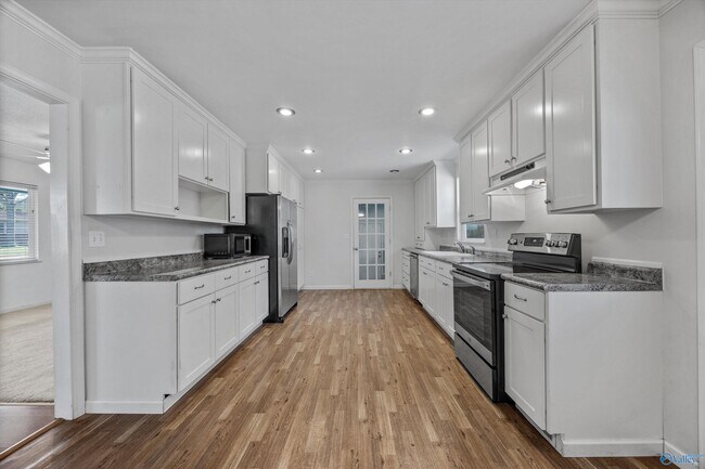 Building Photo - 107 Beaver Run Dr