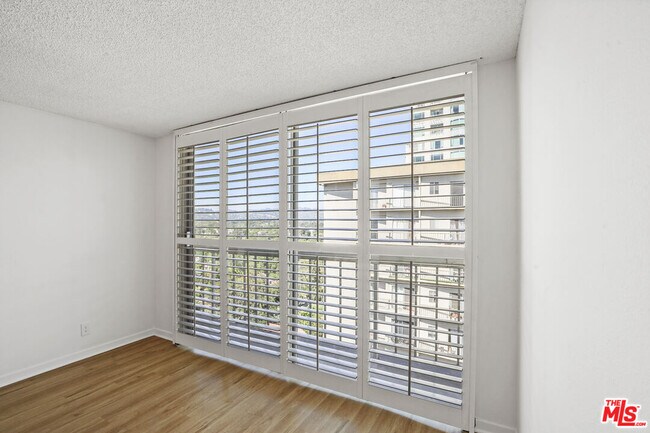 Building Photo - 10751 Wilshire Blvd