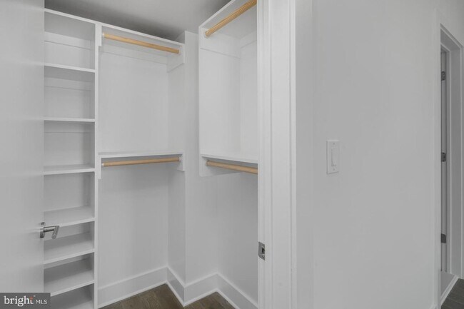 Building Photo - Pennsport Townhome with Garaged Parking