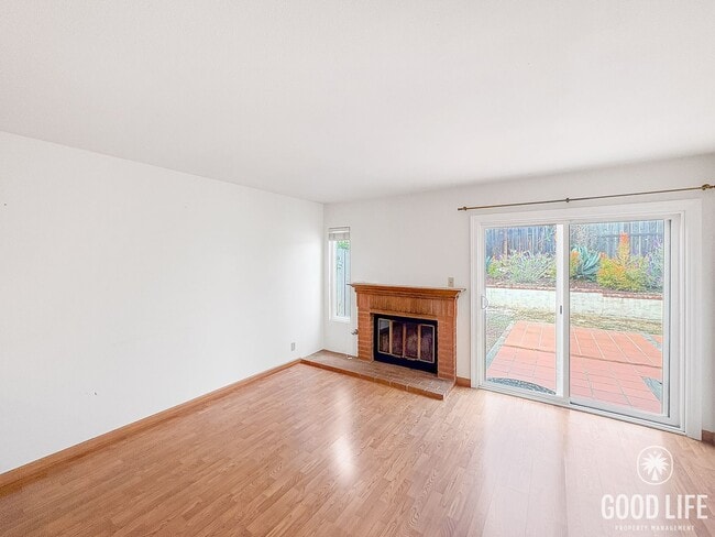 Building Photo - Beautiful 3B/2.5BA House in Rancho Bernard...