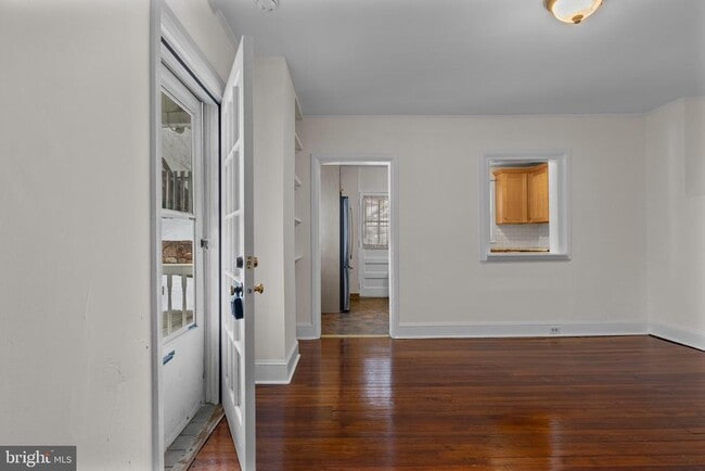 Building Photo - 134 Plant Ave