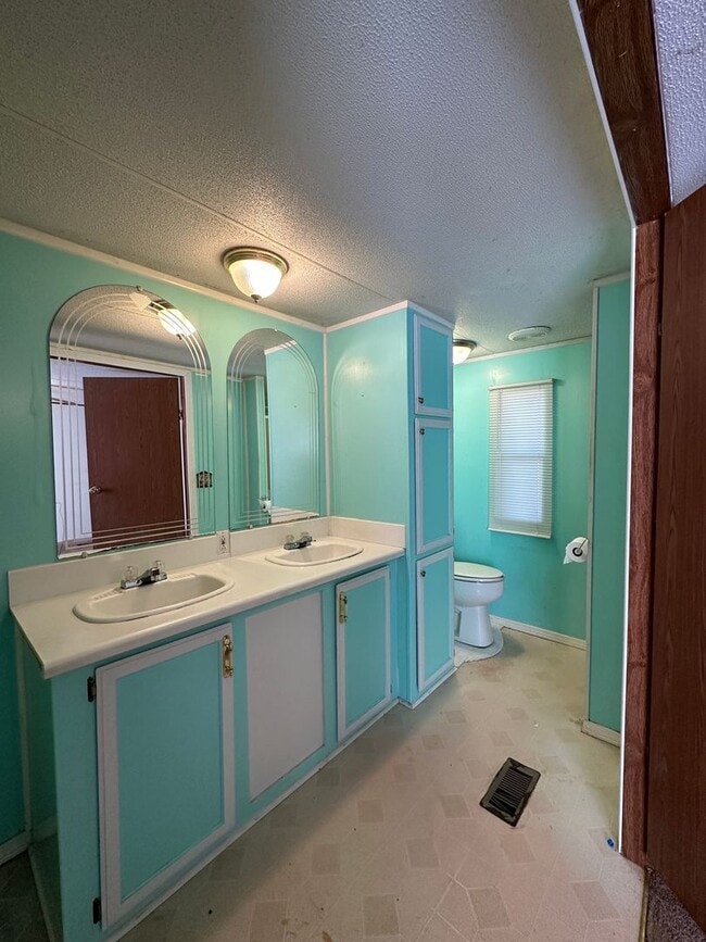 Building Photo - Owner financing only