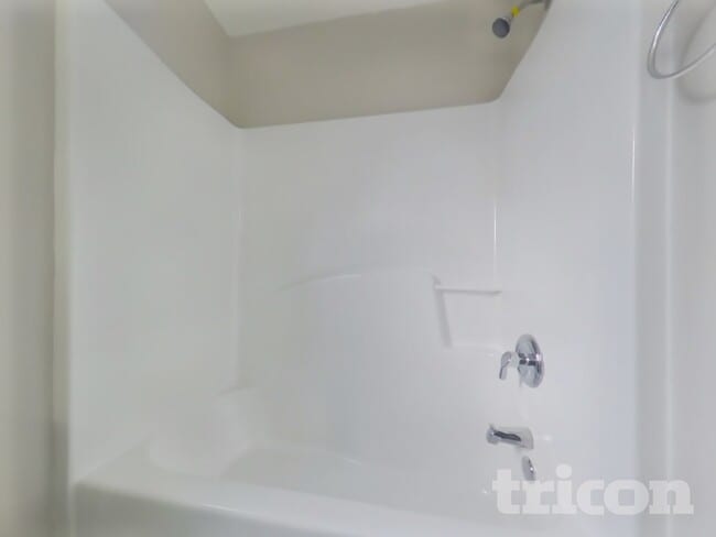 Building Photo - 8829 Lambert Ln