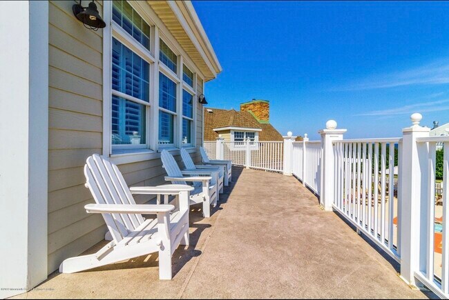 Building Photo - 22 Cooper Ave