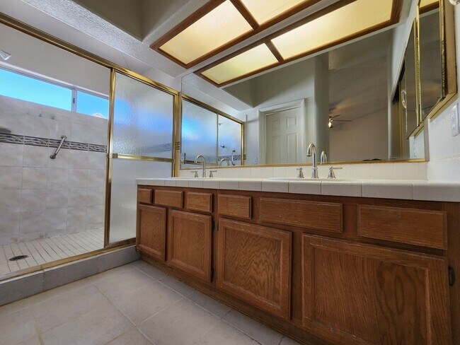 Building Photo - 1720 Navarre Ln