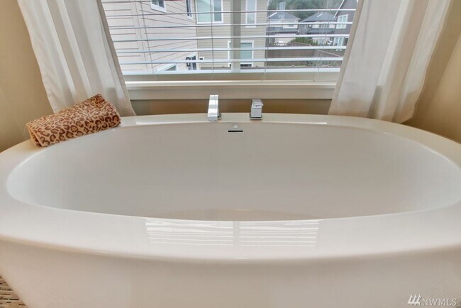 Building Photo - Auburn Lakeland Hills/Lakeview Community area 4 bedroom 2.5 bathroom home - Available May 1st, 2026