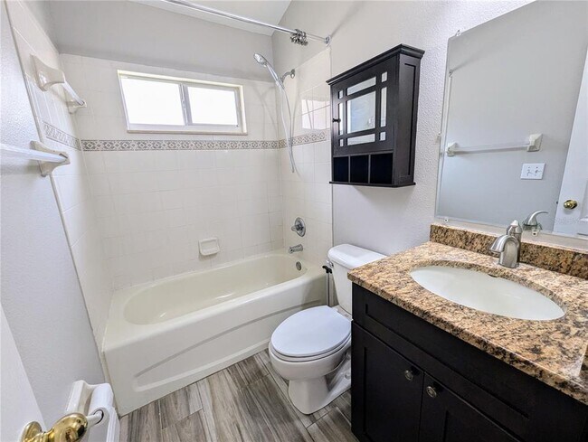 Building Photo - 15524 Lake Bella Vista Dr