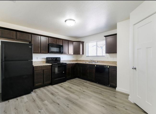 Building Photo - 21155 Gosling Rd