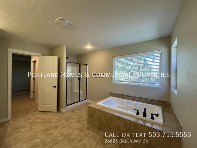 Building Photo - 3 Bed 2 1/2 Bath Wilsonville Gem ** $300 o...