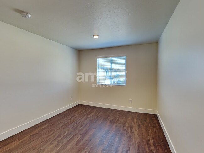 Building Photo - 6550 Spriggel St