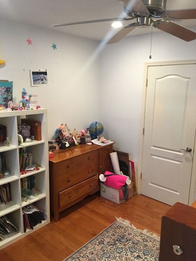 Building Photo - 215 S Quince St