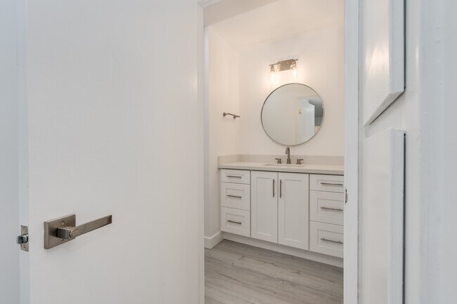 Building Photo - 5460 White Oak Ave