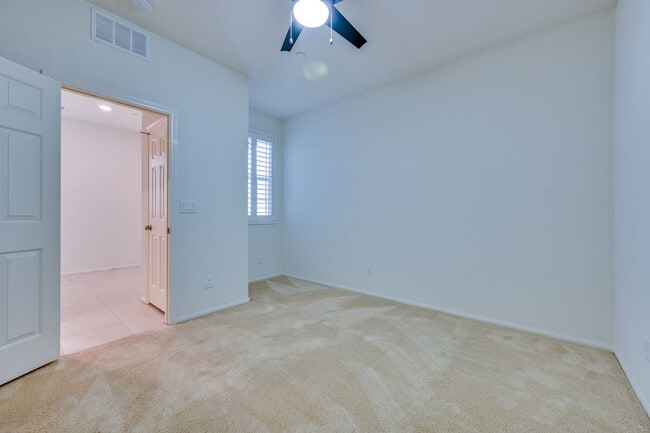 Building Photo - Green Valley!! Gated!! 4 Bedrooms!! Bed & Bath Downstairs!!  TANKLESS WATER HEATER!!! Covered pat...