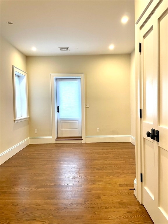 Building Photo - 468 Park Dr