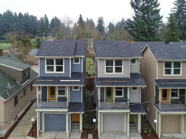 Building Photo - Three-Bedroom Home with Updated Kitchen & Vaulted Ceilings