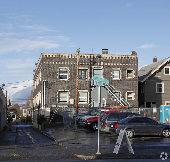 Building Photo - Waukeena Apartments
