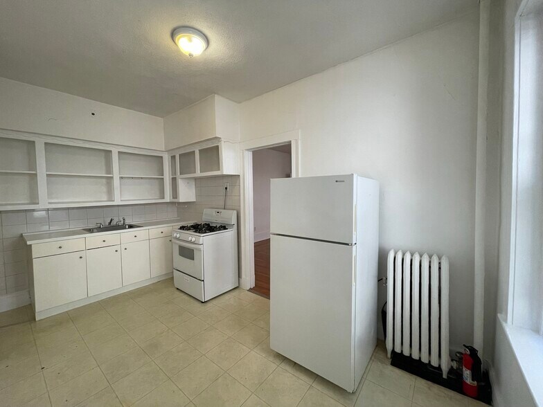 Building Photo - 1870 Commonwealth Ave