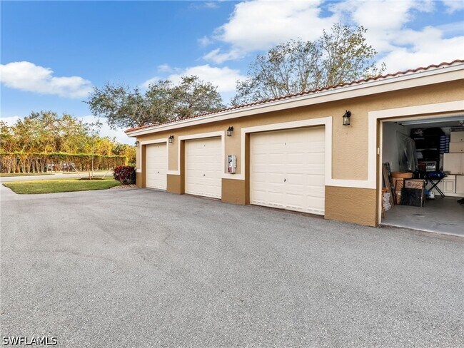 Building Photo - 6900 Huntington Lakes Cir