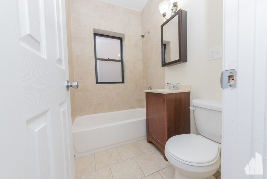 Building Photo - 563 W Arlington Pl
