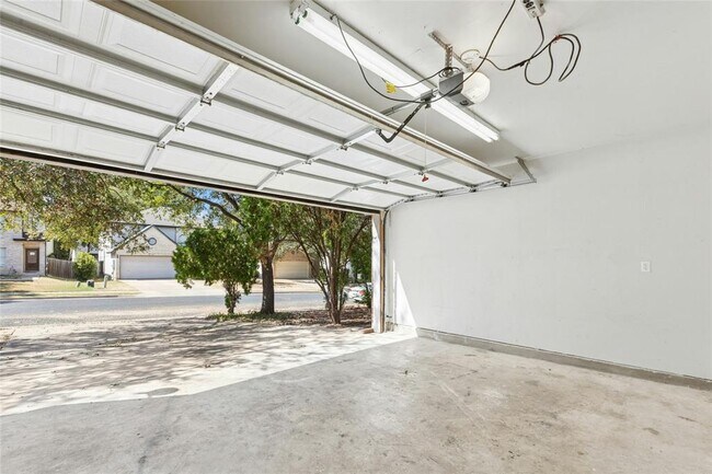 Building Photo - 1614 Alazan Cove