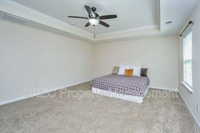 Building Photo - 201 Bigleaf Ct