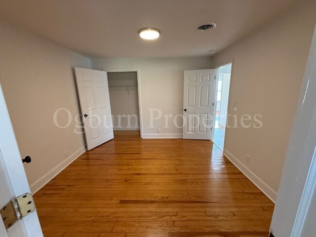 Building Photo - 1747 Piney Grv Rd