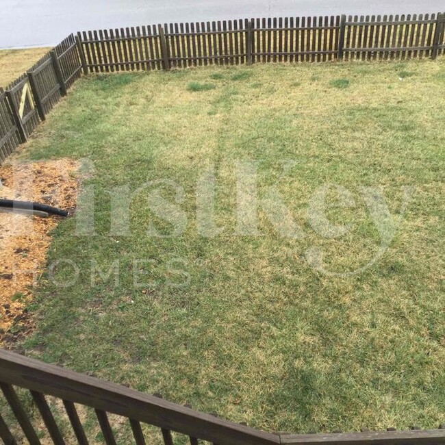 Building Photo - 1707 Brent Ln