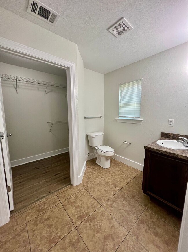 Building Photo - 4100 Mulligan Manor Ln