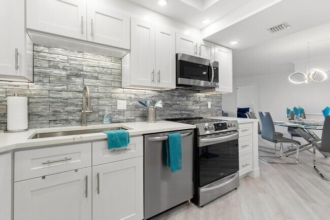 Building Photo - 200 Ocean Trail Way