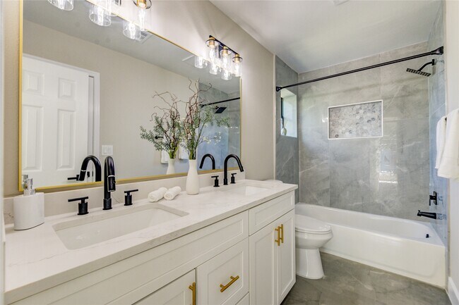 Building Photo - 1901 Canyon Creek Ct