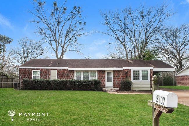 Building Photo - 2107 Gilbreath Rd NW