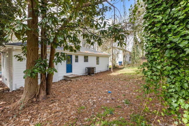 Building Photo - 45 Baker Dr SW
