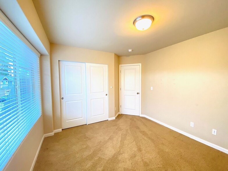 Building Photo - Lake Stevens Home...