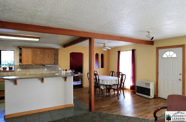 Building Photo - Charming 3-Bedroom Home Across from Orchard Park