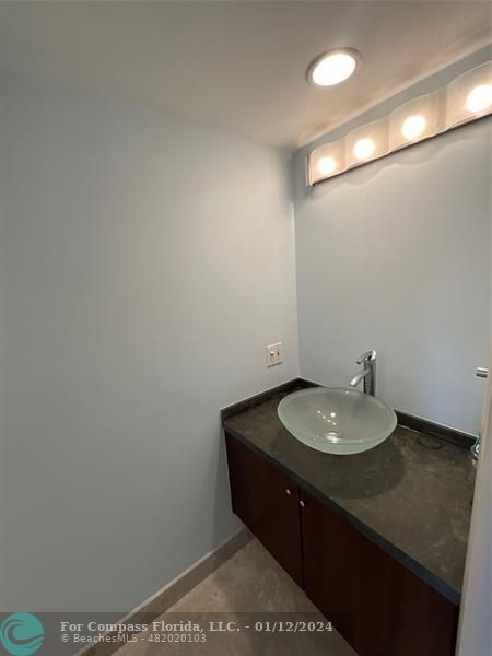 Building Photo - 511 Bayshore Dr