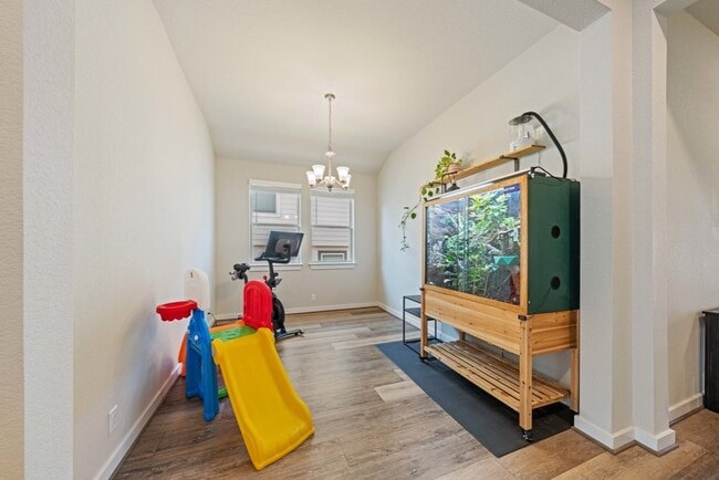 Building Photo - 1020 Highland Vista