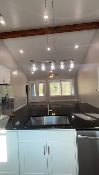 Building Photo - 12542 Vinson Cir