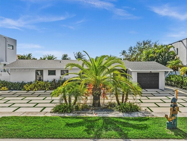 Building Photo - 2310 NE 48th Ct