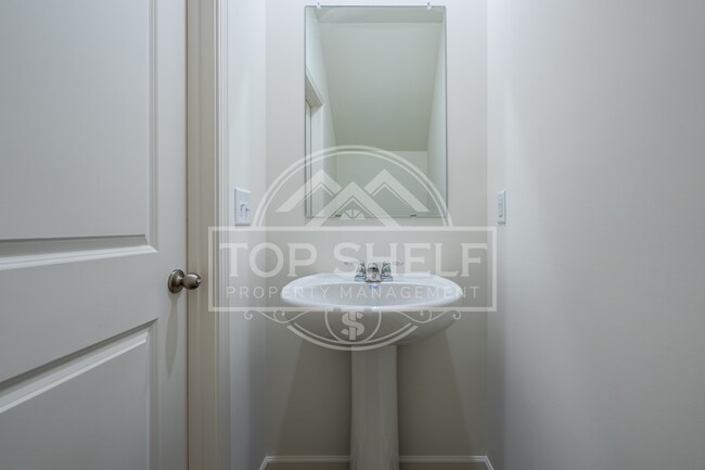 Building Photo - 2010 Ayla Dr