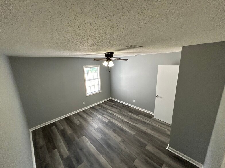 Building Photo - 4205 Mica Ave