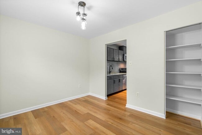 Building Photo - 16 Cornerwood Ct